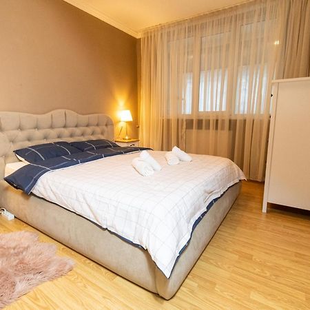 Central Apt. Near Afi Mall, 5 Mins To The Old Town By Car Brașov Exterior foto